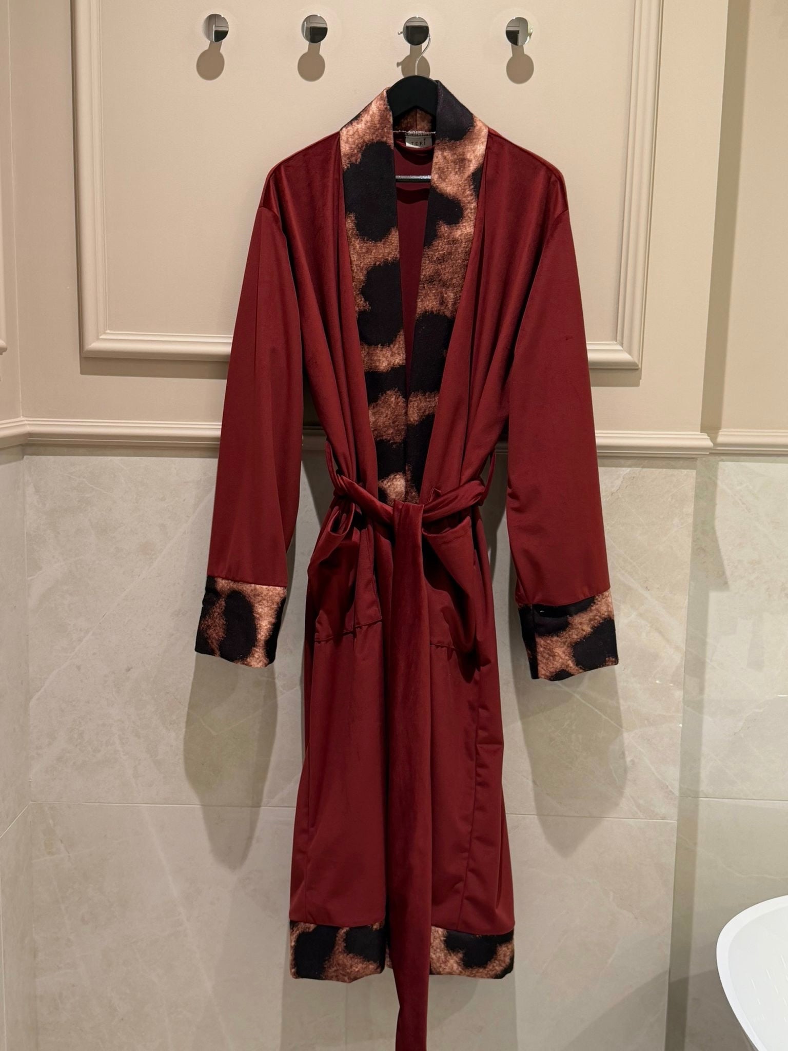 Bordo plišani mantil