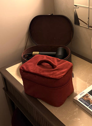 Big burgundy velvet beauty case