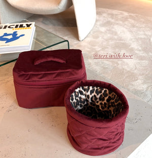 Big burgundy velvet beauty case
