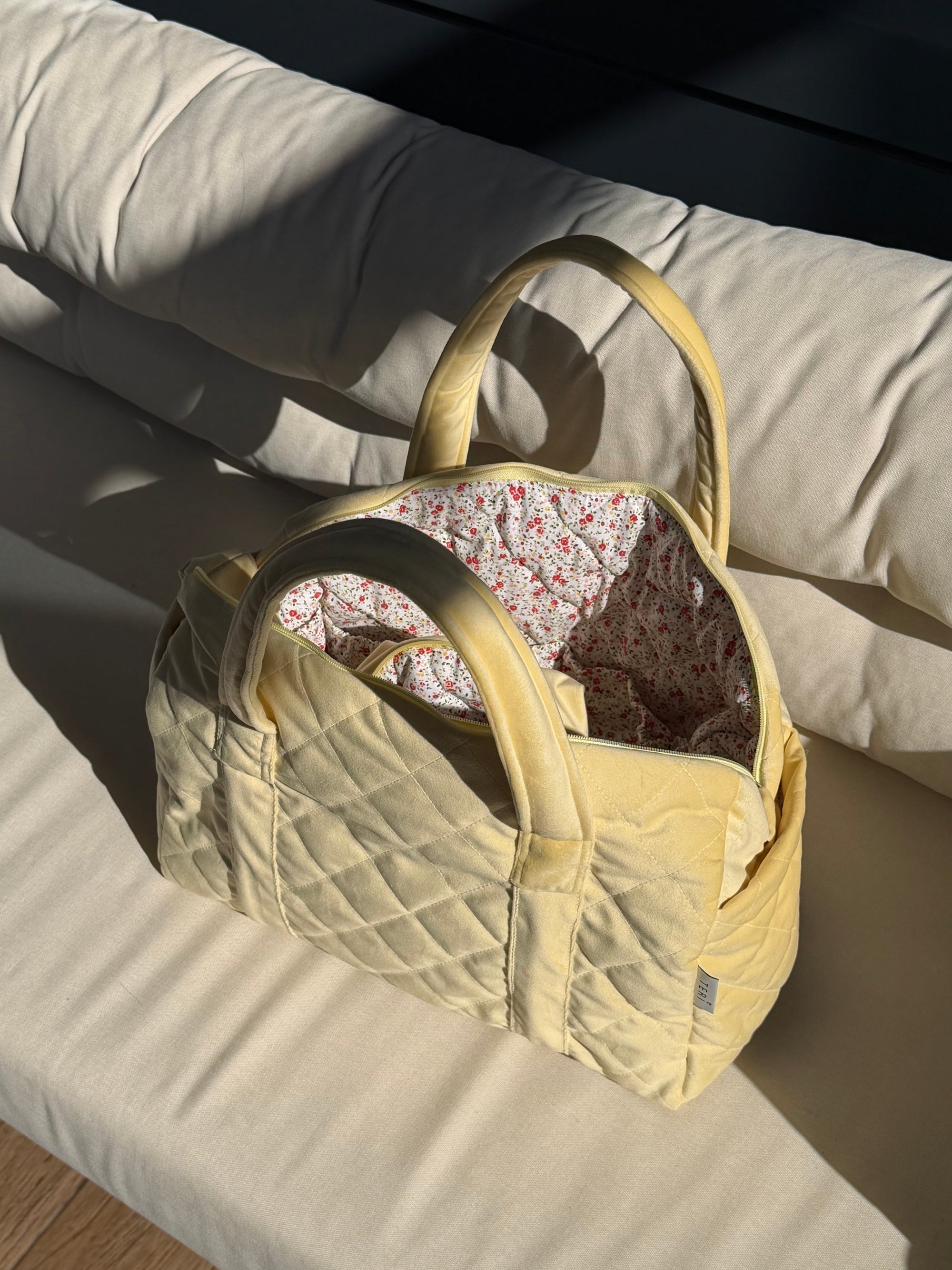 Butter yellow torba za mame