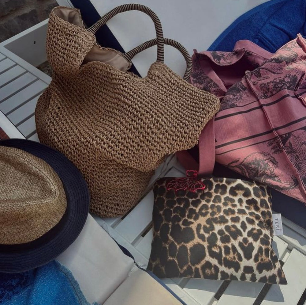 Leopard clutch
