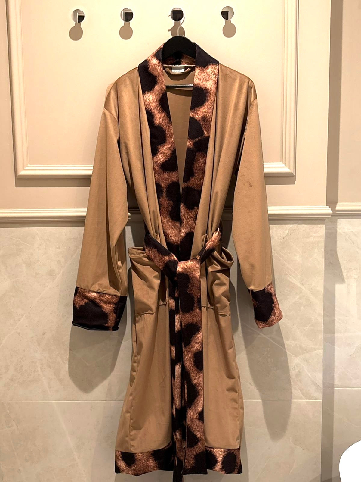 Zlatni plišani mantil