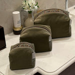 MIKRO sage green pliš neseser