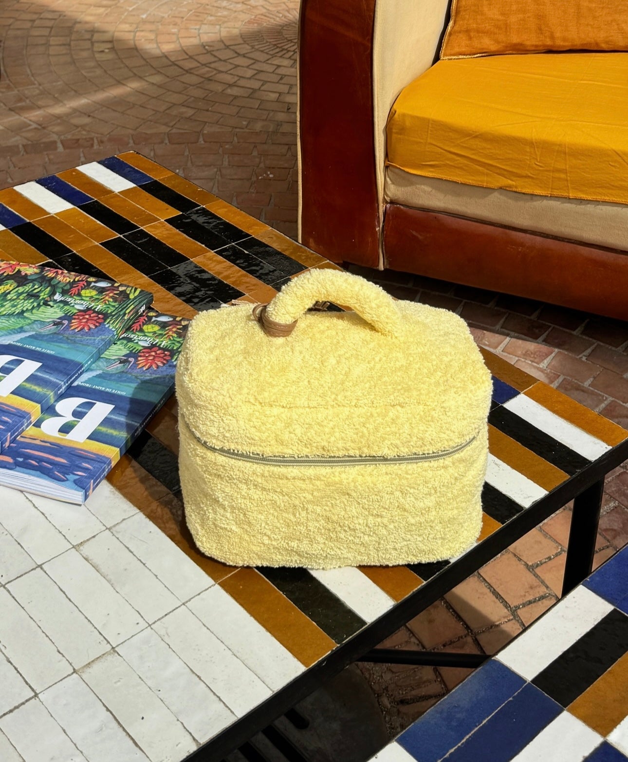 Mini žuti frotirni koferčić