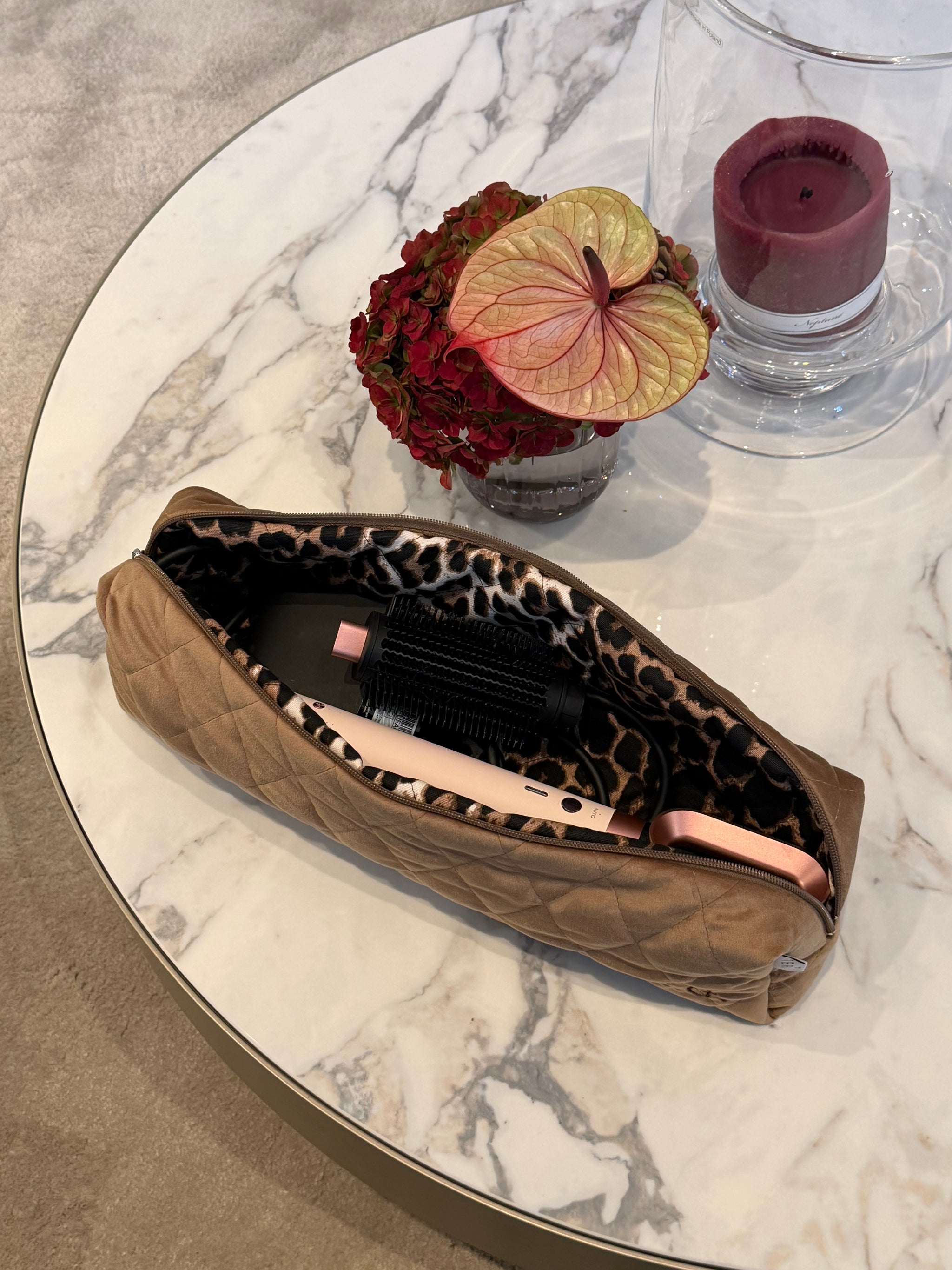 Zlatna pliš futrola Dyson Airstrait