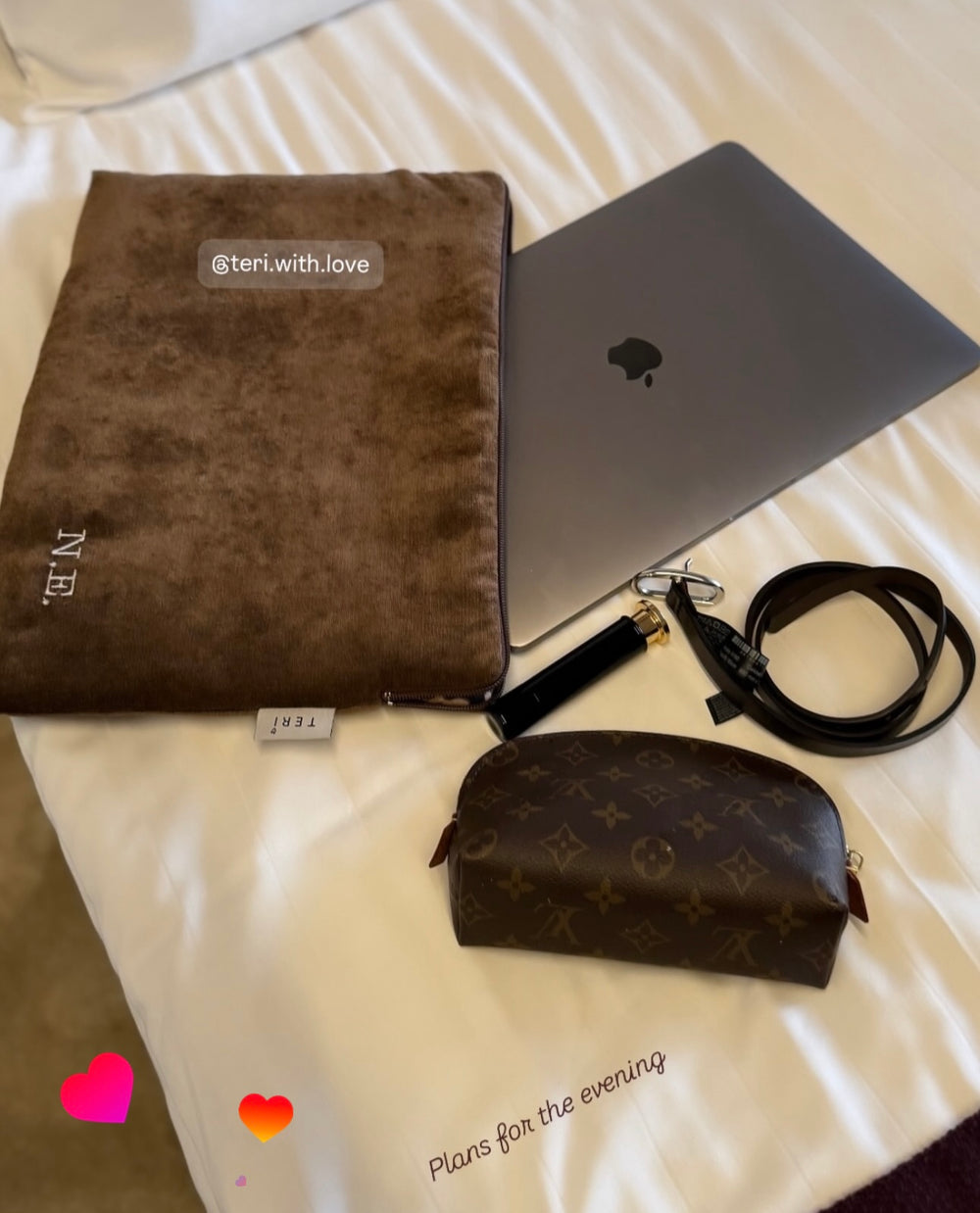 Brown velvet laptop sleeve 14”