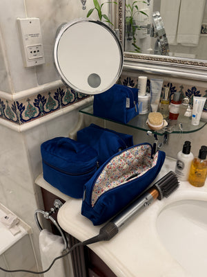 Mini royal blue velvet beauty case