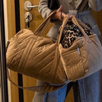 Zlatna plišana torba za mame