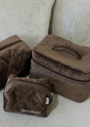 Big brown velvet beauty case
