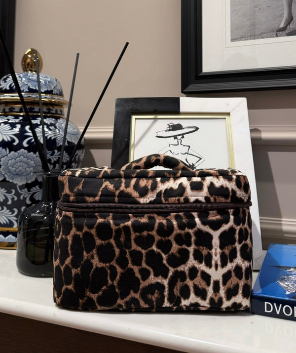 Big leopard beauty case