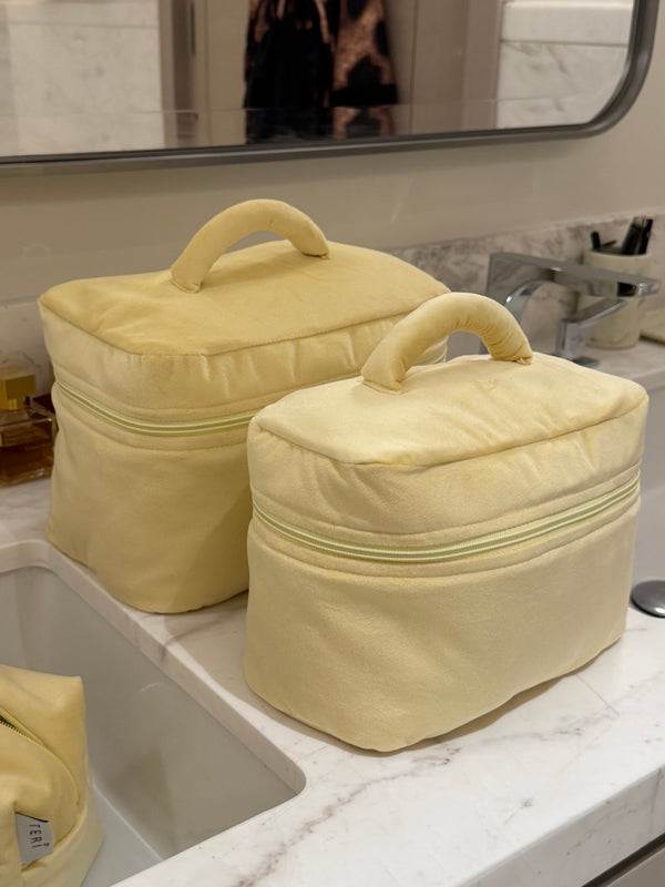Big yellow velvet beauty case