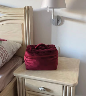 Big burgundy velvet beauty case