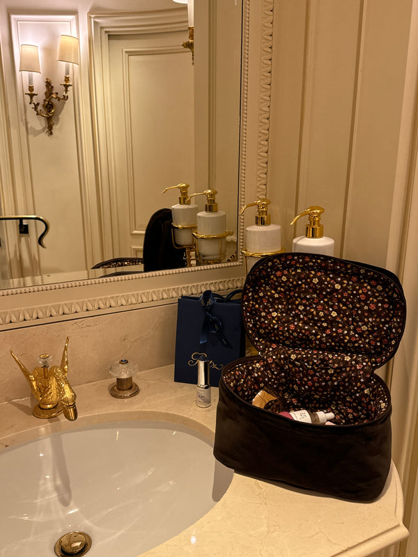Big dark brown velvet beauty case