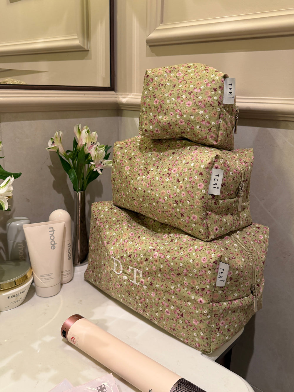 Jumbo green floral vanity bag