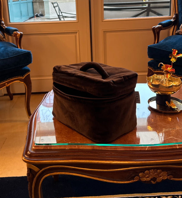 Big dark brown velvet beauty case