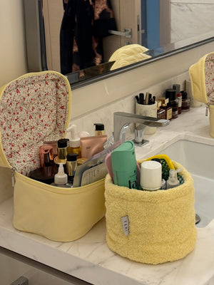 Big yellow velvet beauty case