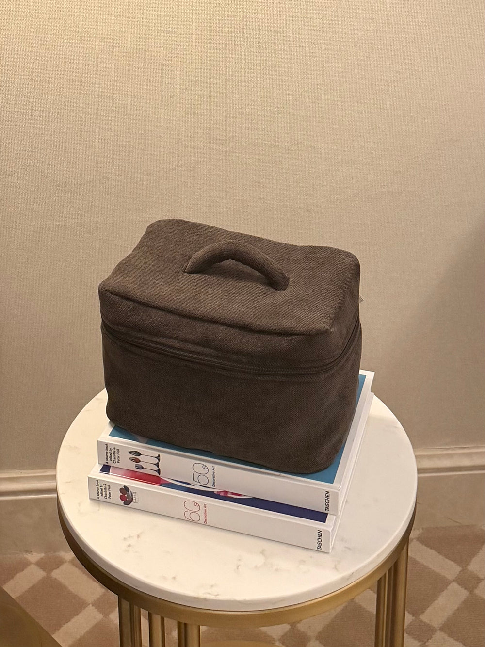 Big brown velvet beauty case