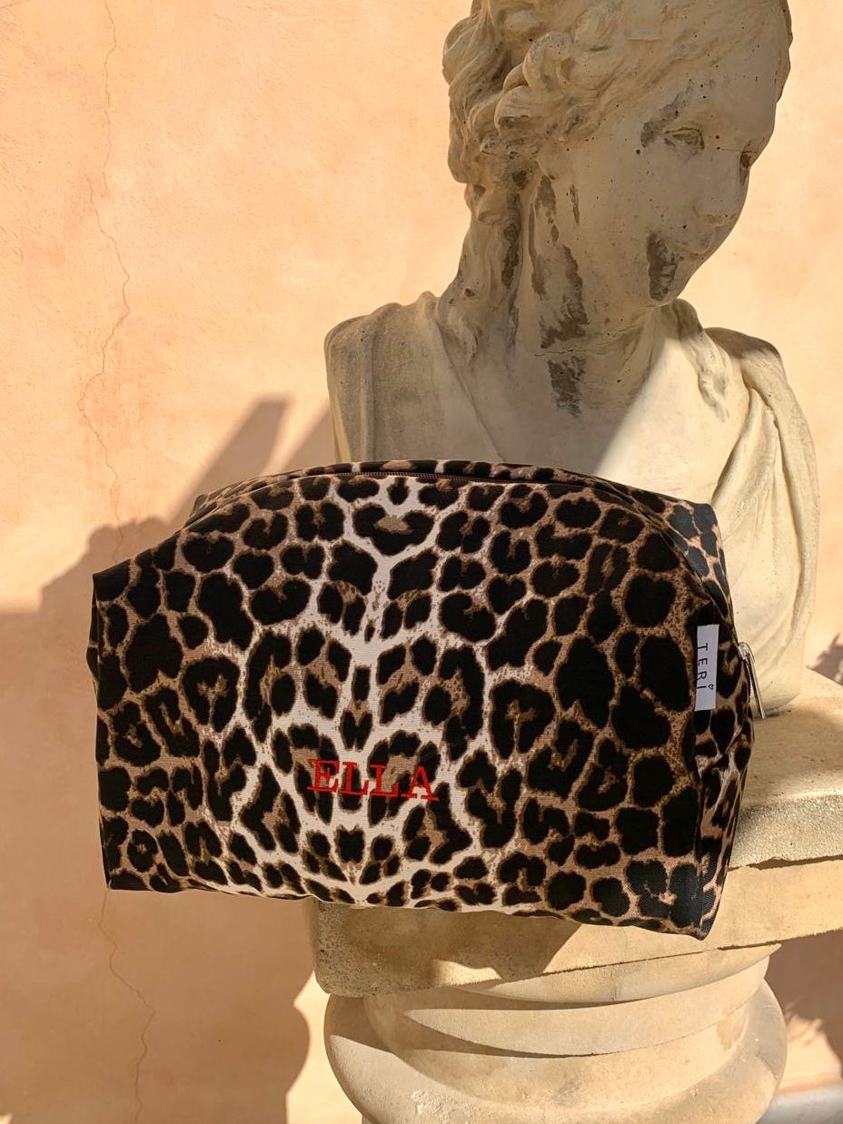Jumbo leopard vanity bag