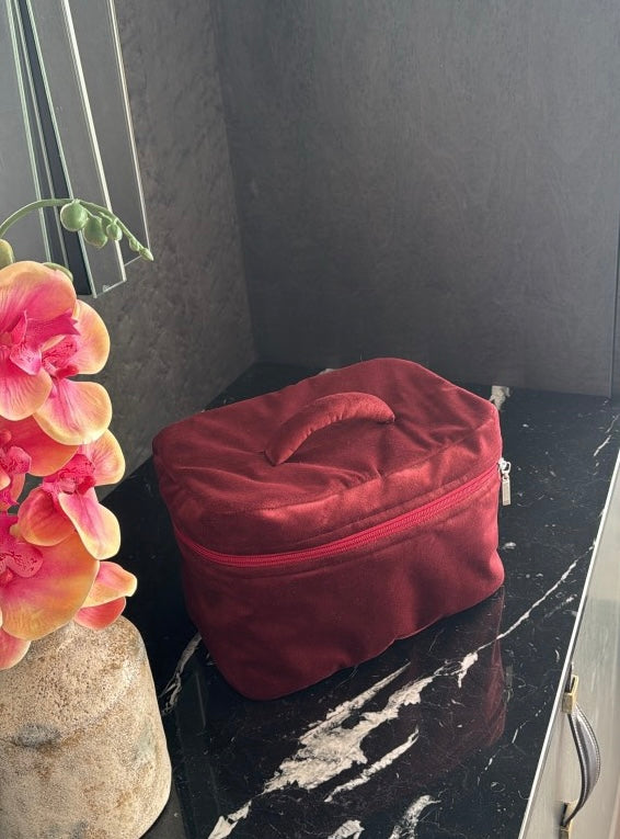Big burgundy velvet beauty case