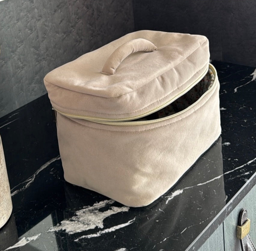 Big light beige velvet beauty case