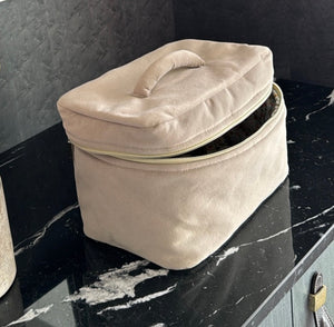 Big light beige velvet beauty case