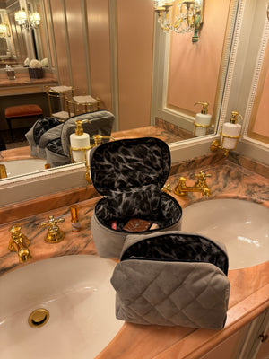 Big gray velvet beauty case