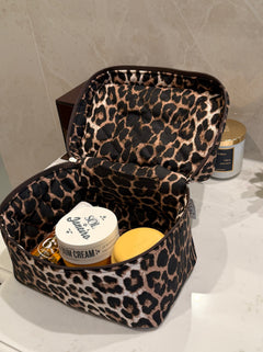 Big leopard beauty case