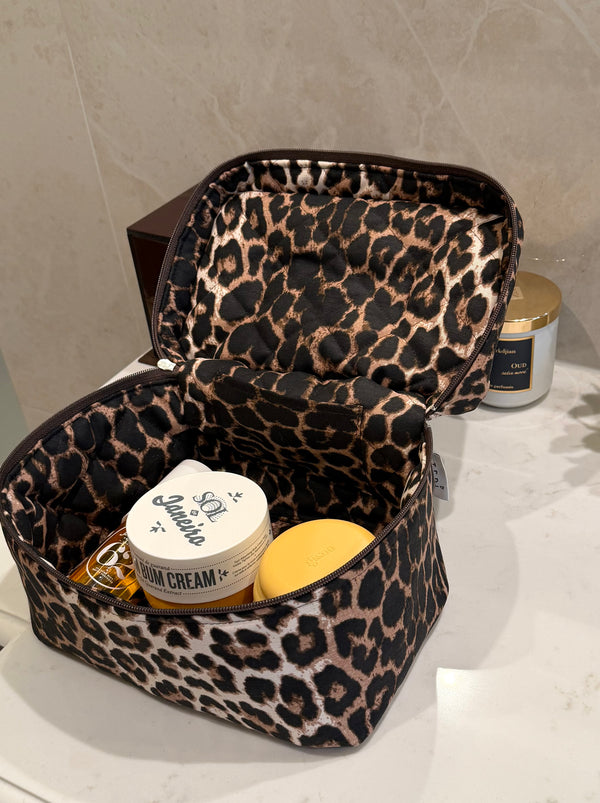 Big leopard beauty case