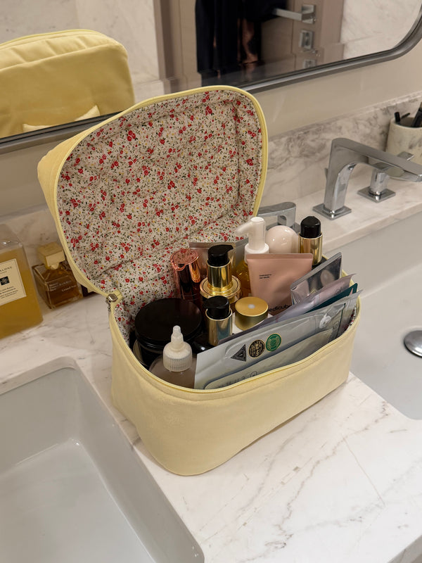 Big yellow velvet beauty case