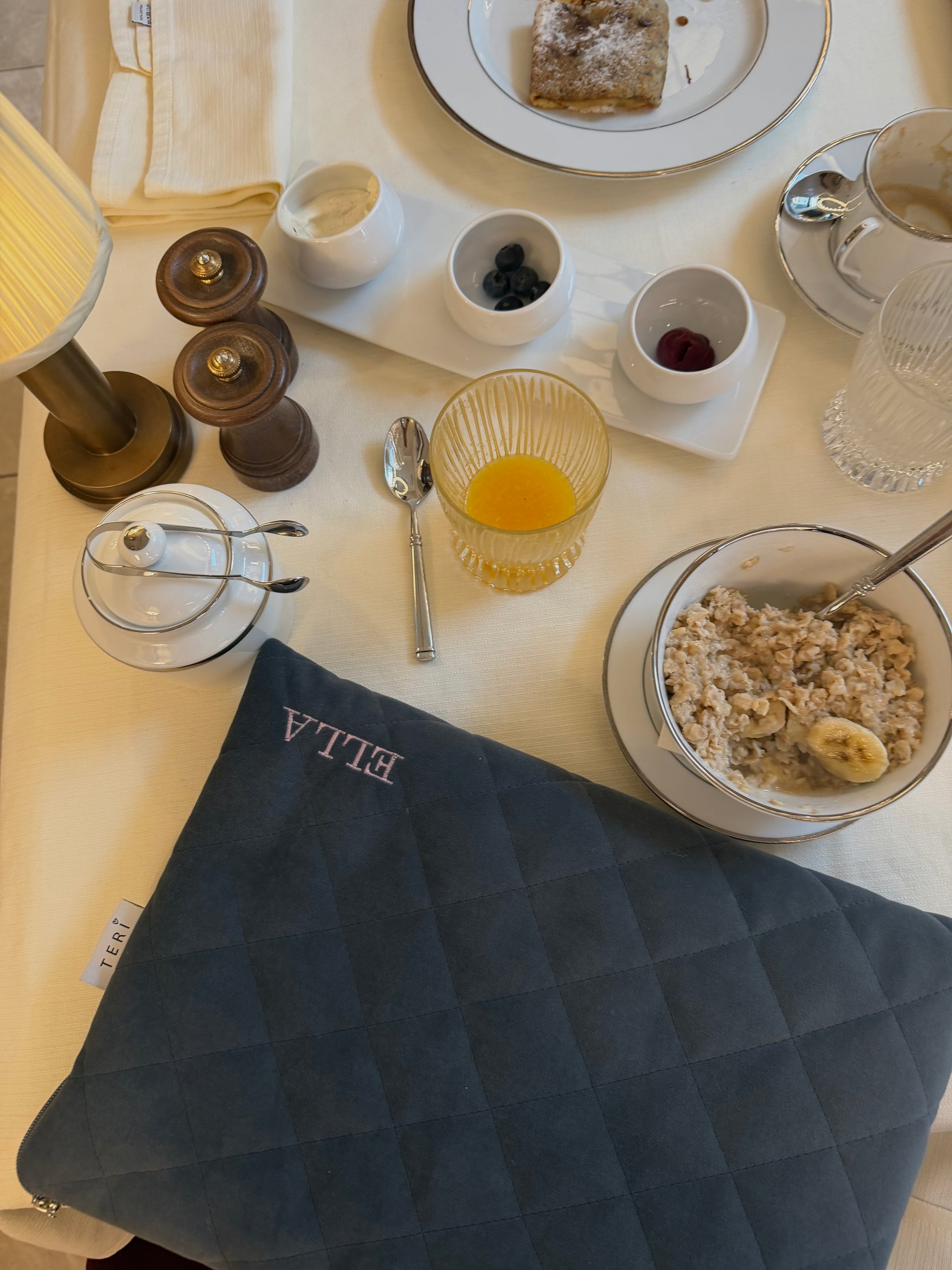 Tamno sivi pliš laptop futrola 14”