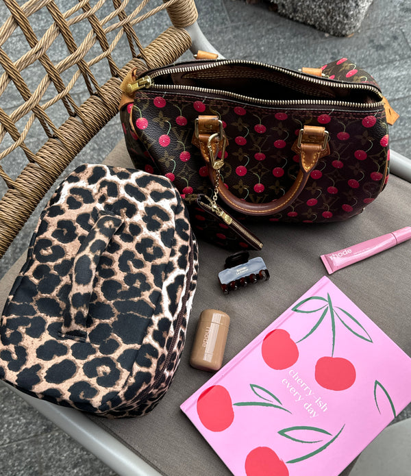 Mini leopard beauty case