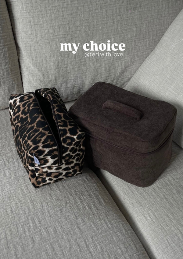 Big brown velvet beauty case