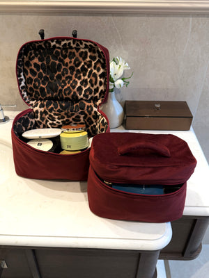 Big burgundy velvet beauty case
