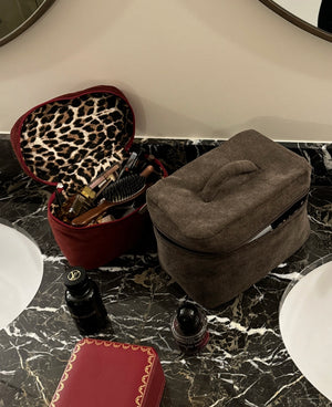Big brown velvet beauty case