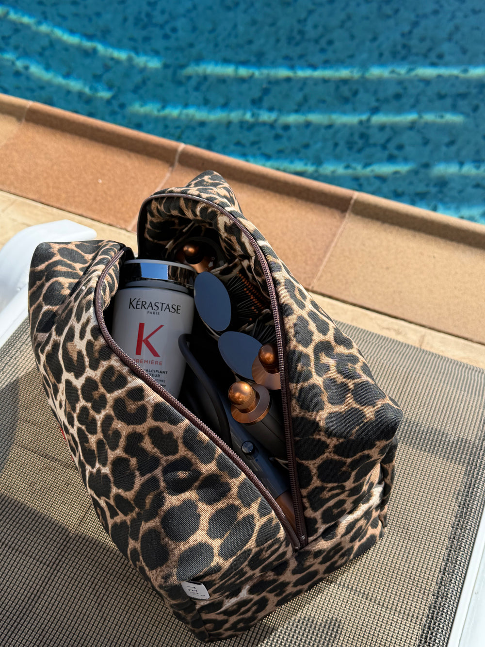 Jumbo leopard vanity bag