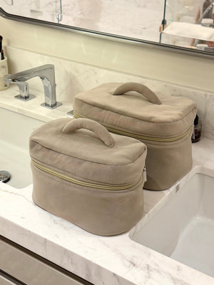 Mini light beige velvet beauty case