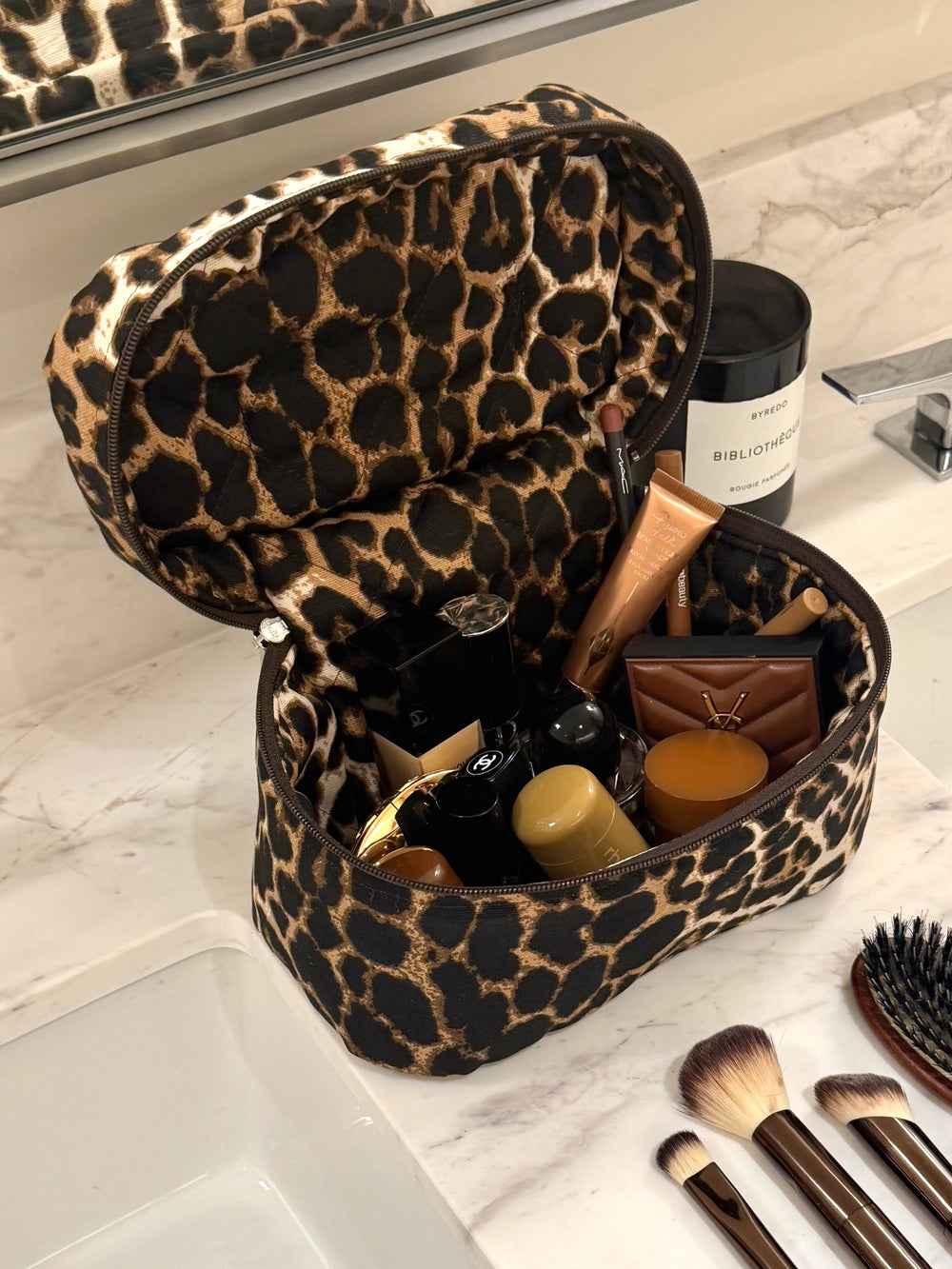 Mini leopard beauty case