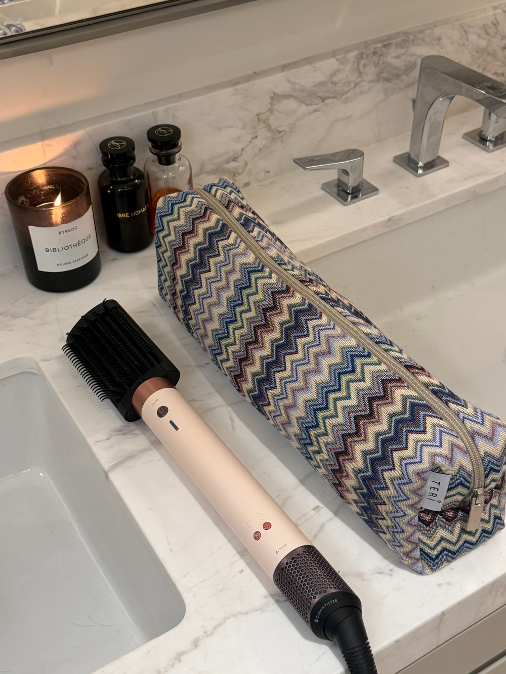 Blue taipei case for Dyson Airstrait
