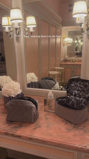 Big gray velvet beauty case